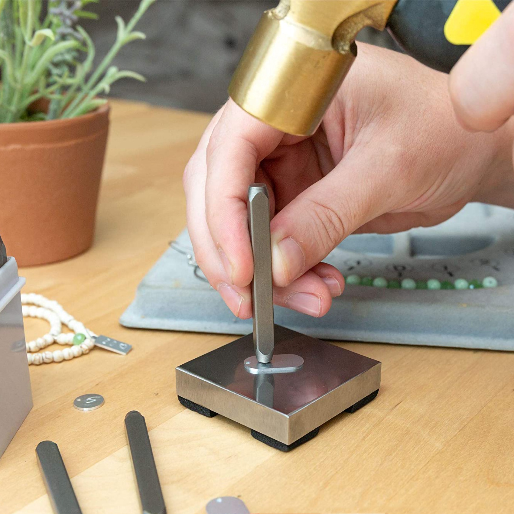 AA26P 1Lb Brass Metal Stamping - Jewelry Making Anvil recension och pris